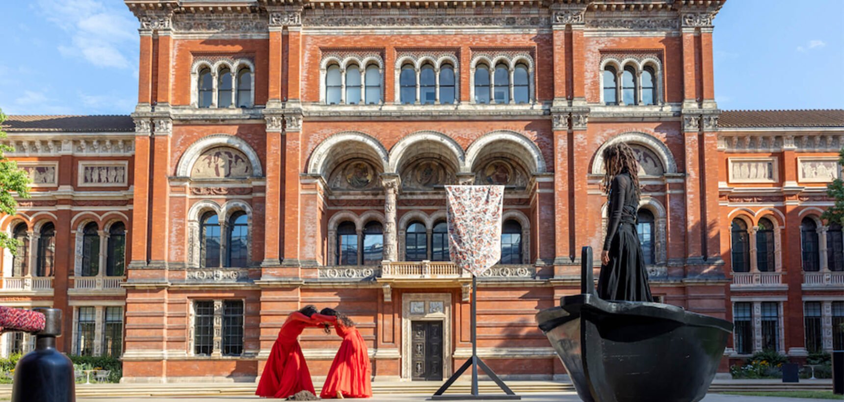 The V&A Celebrates 75 Years Of Pakistan’s Independence With Osman Yousefzada